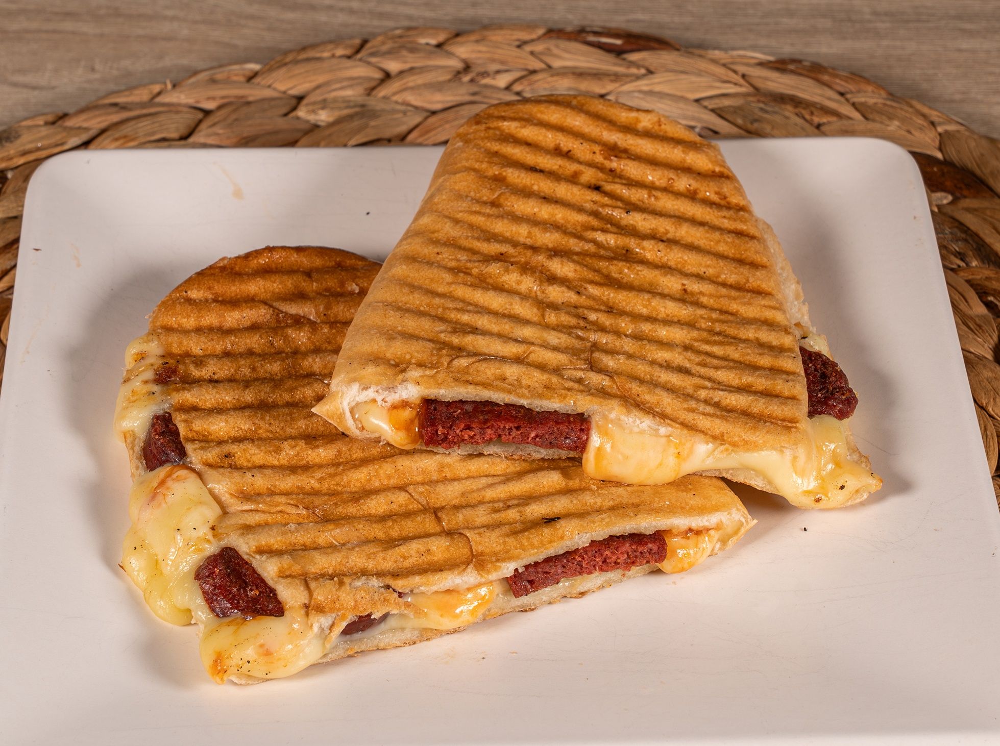 Salçalı Karışık Tost