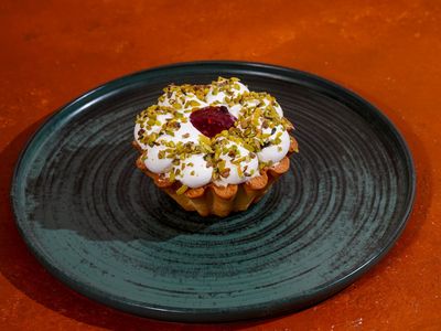 Tart Fıstıklı Vişneli Mikel