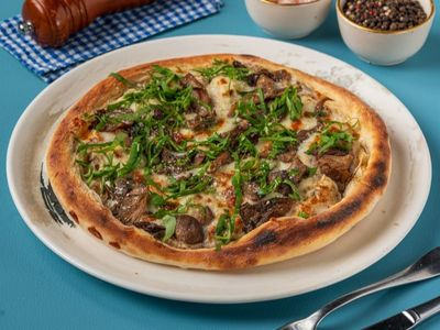3 Mantarlı Pizza