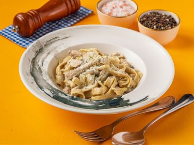 Fettuccine Alfredo