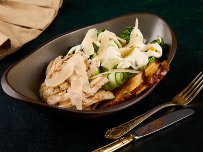 Sezar Soslu Salata