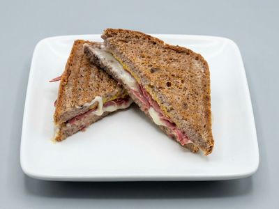 Glütensiz Ekmek Peynirli Tost