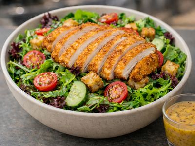 Tavuk Schnitzel Salata