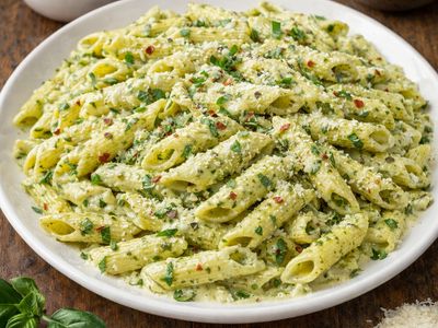 Pesto Soslu Fettuccini