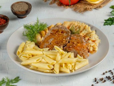 Rosto Köfte & Makarna