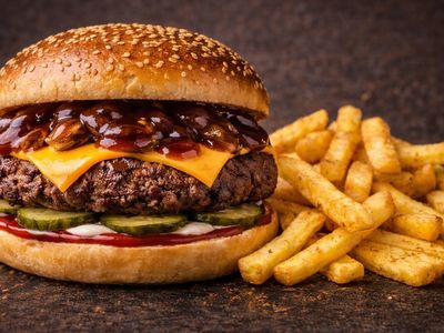 BBQ & CHEDDAR BURGER