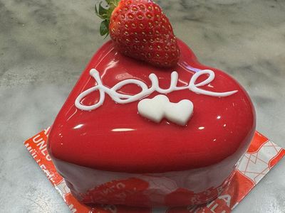 Sevgililer Gününe Özel Kalpli Pasta