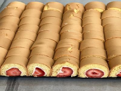 Çilekli Mini Rulo Pasta (1 kg.)