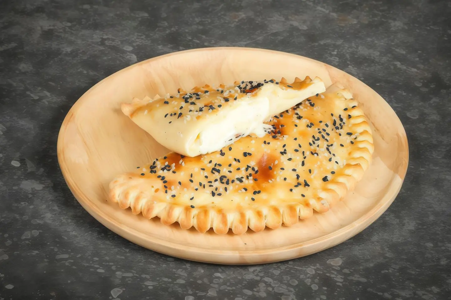 خبز أبيض جبن