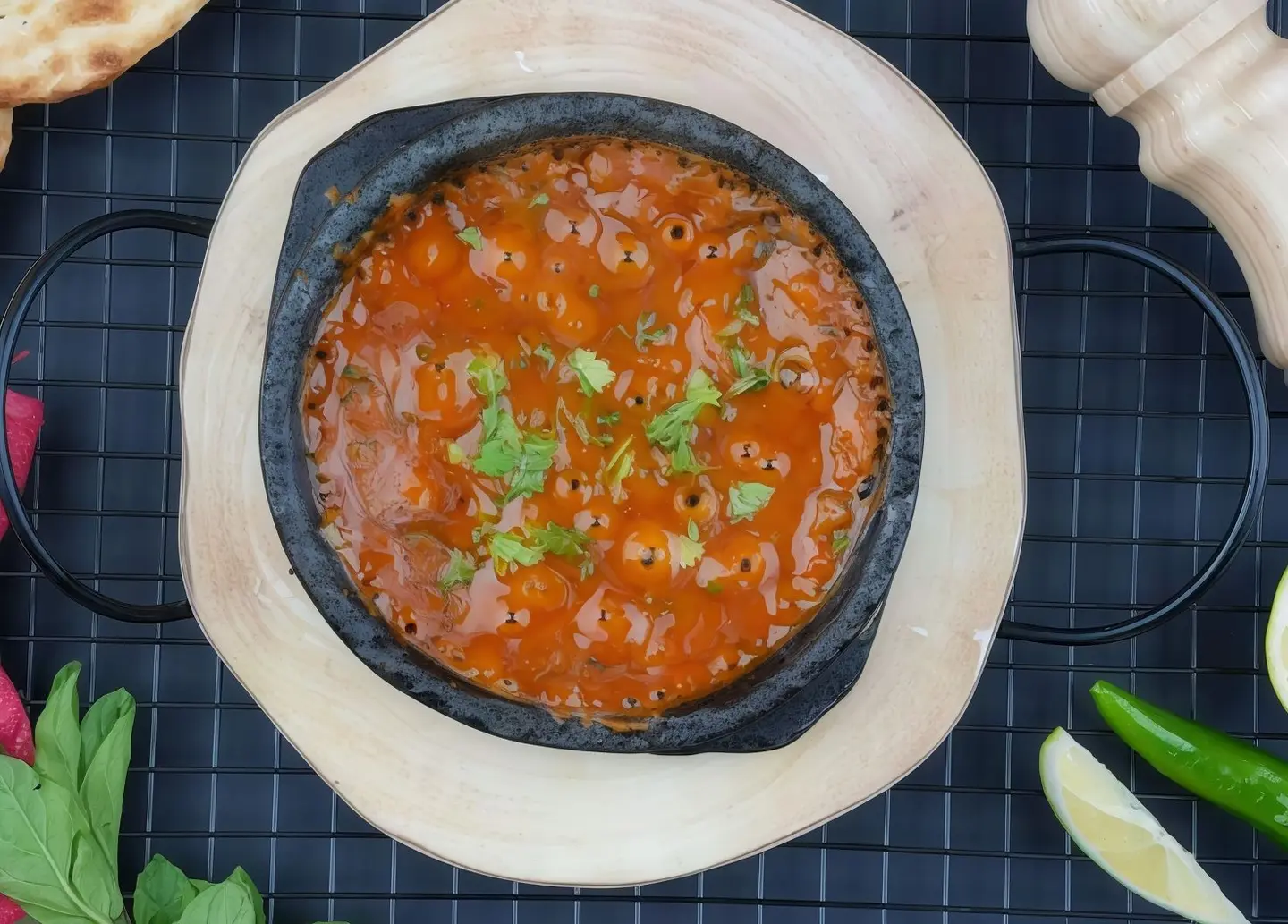 فول تونة طاوة