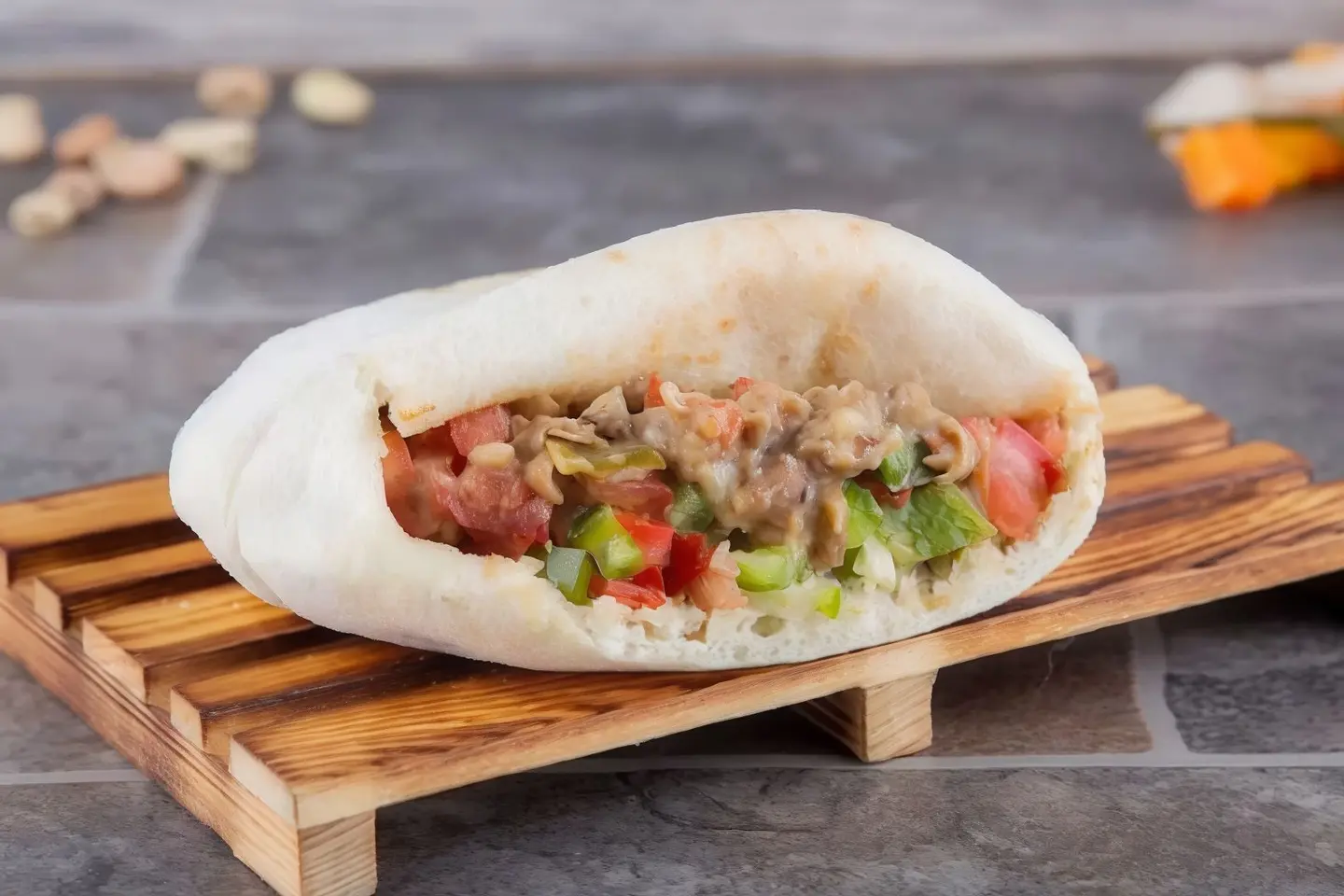 ساندوتش فول مع الجبنة