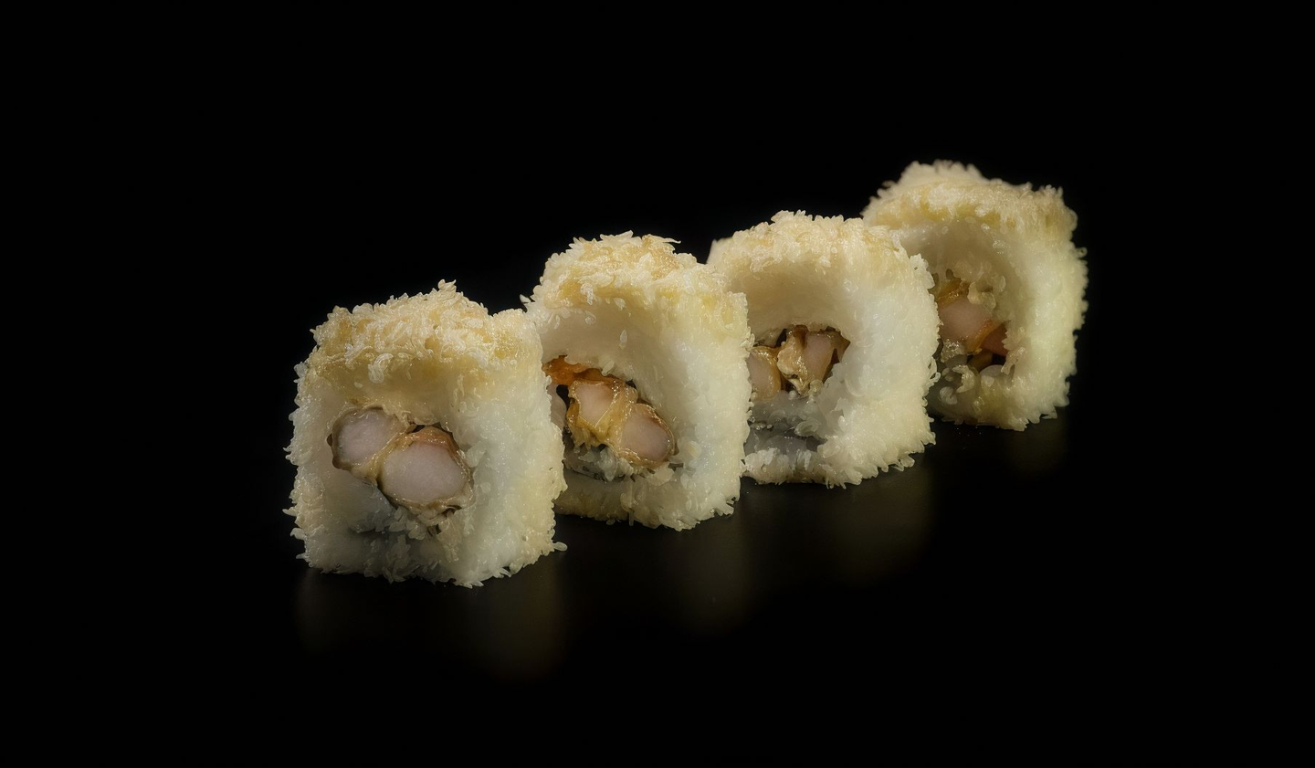 لفائف الارز اليابانى مع السلطعون مغلفه بطبقه مقرمشه