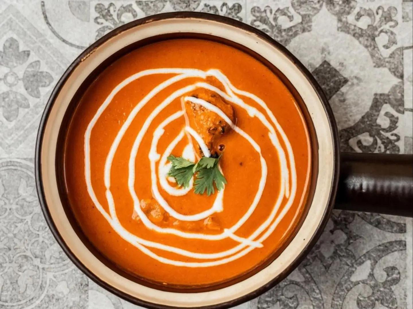 مورج مكني (دجاج بالزبدة)