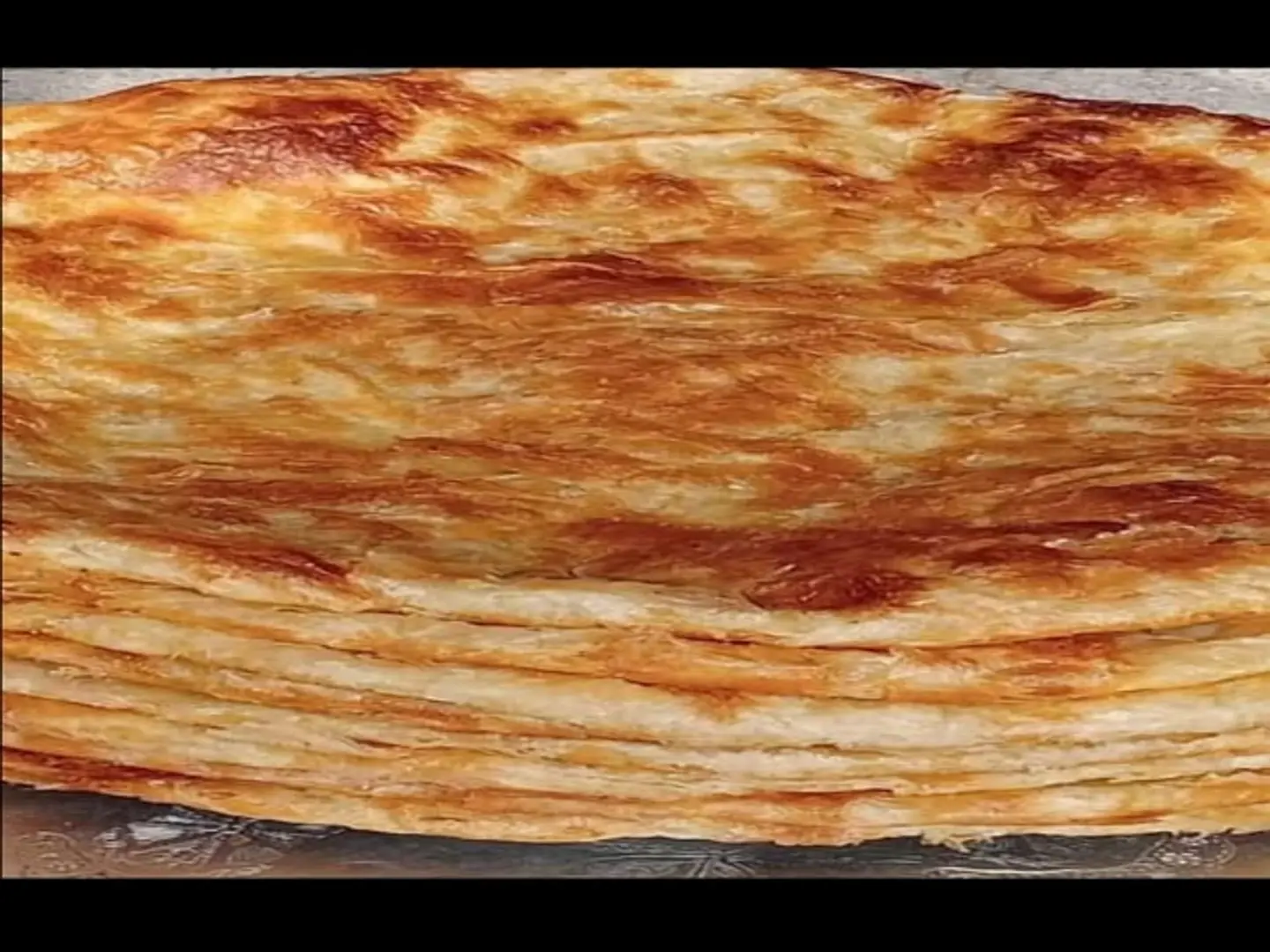 Medium Meshletet Pie With Honey, Mesh And Cream