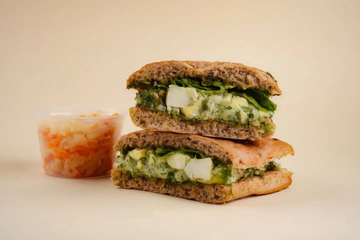 بيض أفوكادو