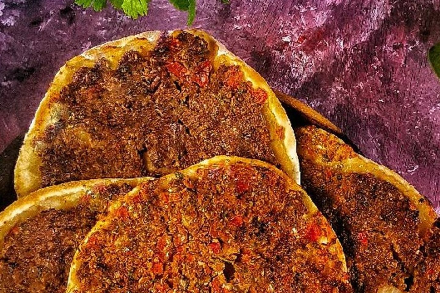 لحم جبنة