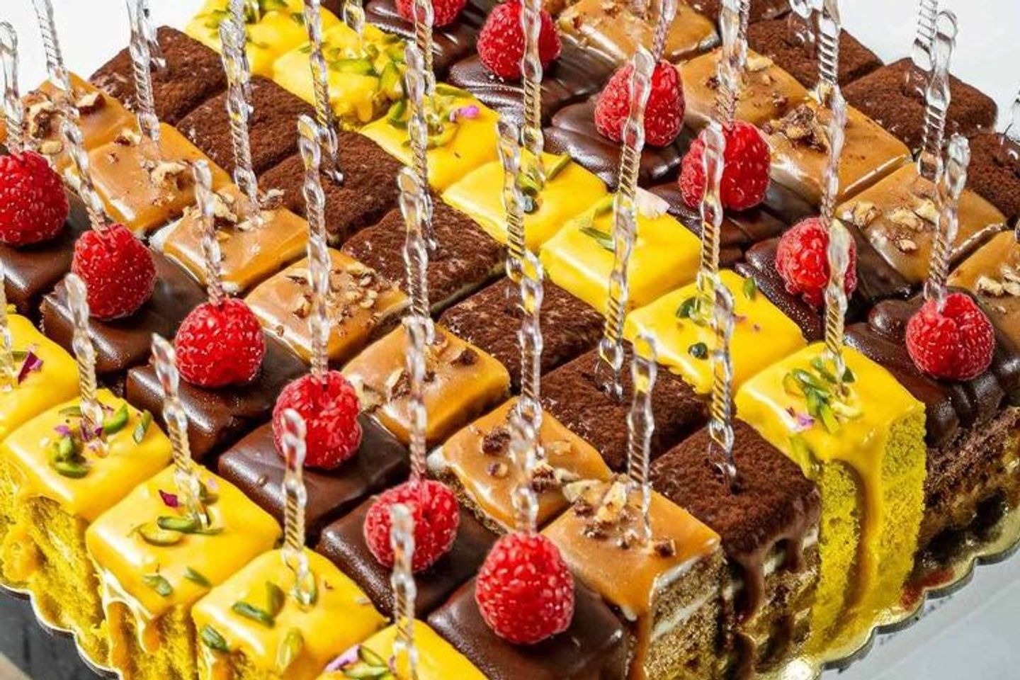 Mixed Bites Cake 4 Types   Larg