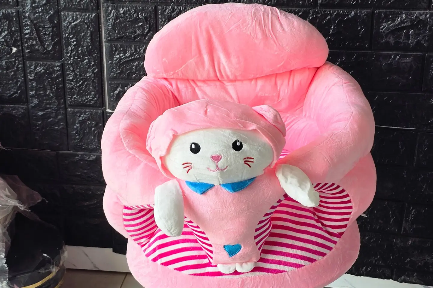 مقعد تعليم الجلوس للمواليد لون وردي