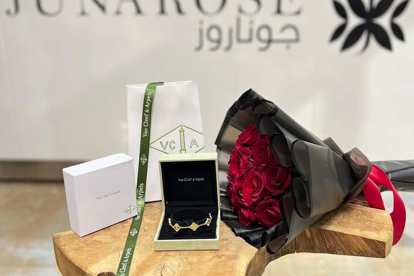 فان كليف و ورد ۹