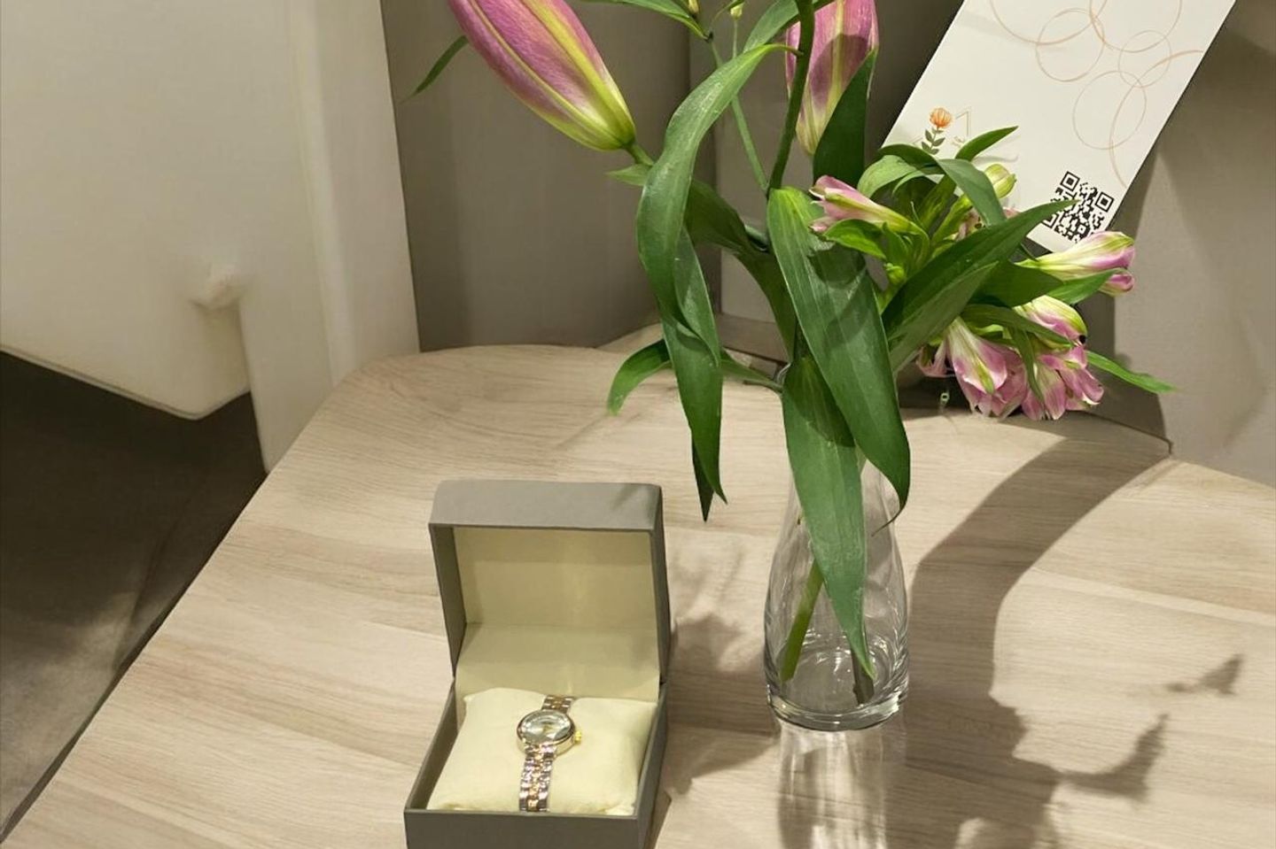 Mini Vase With Clock Number25