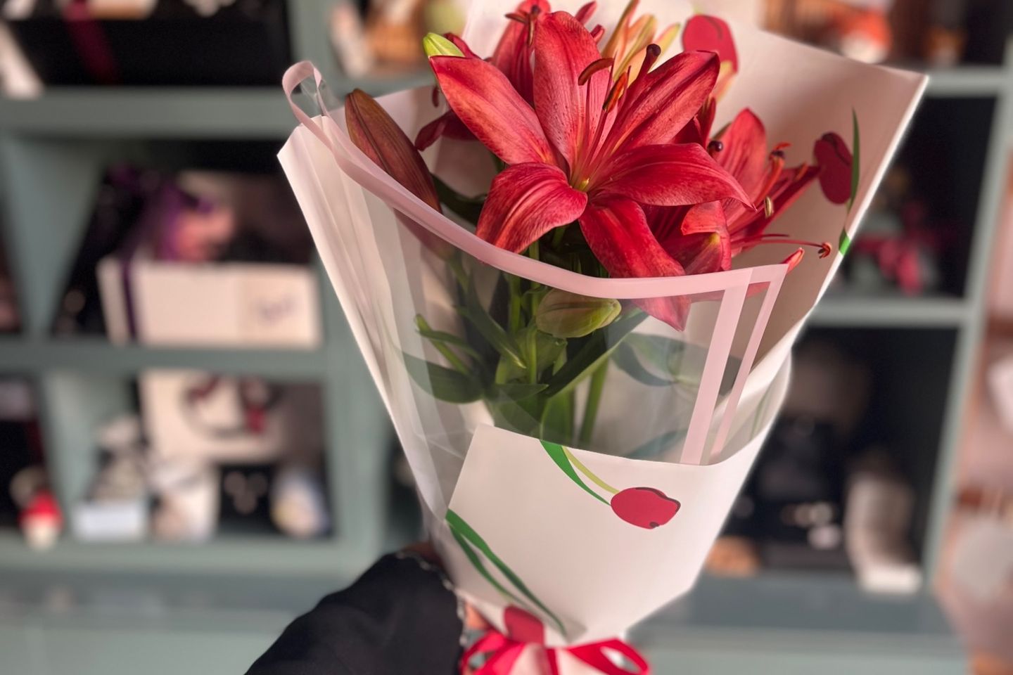 Red Lilium Bouquet