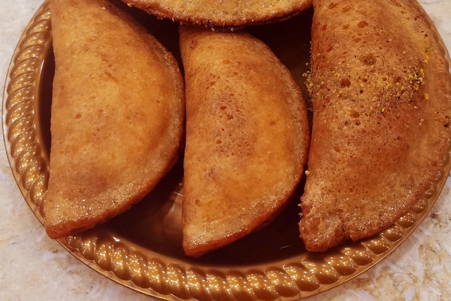 قطايف ب القشطة و المكسرات