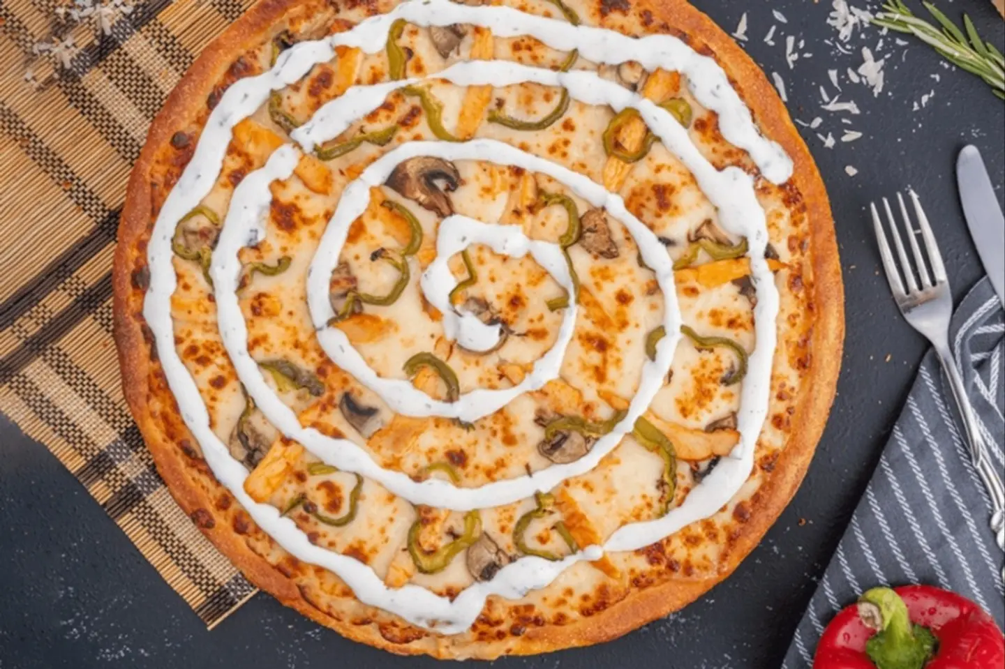 ٥ بيتزا كبيرة مخفضة