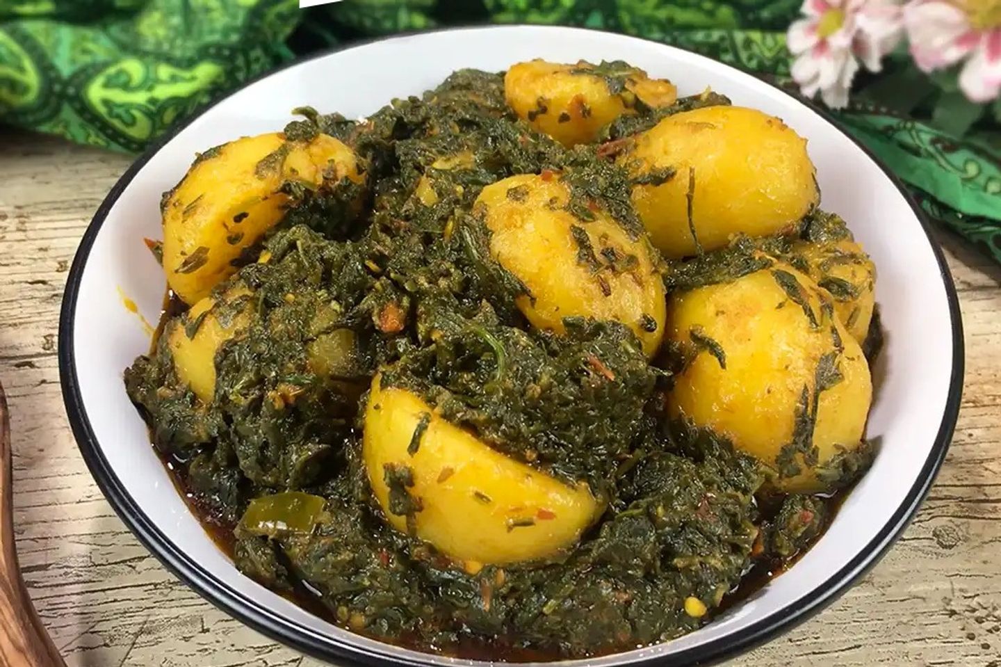 سبانخ مع البطاطس