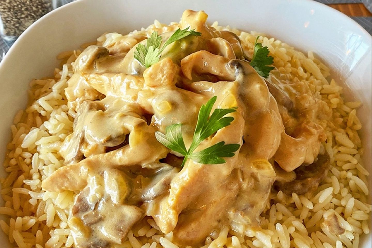 Chicken Stroganoff With White Rice