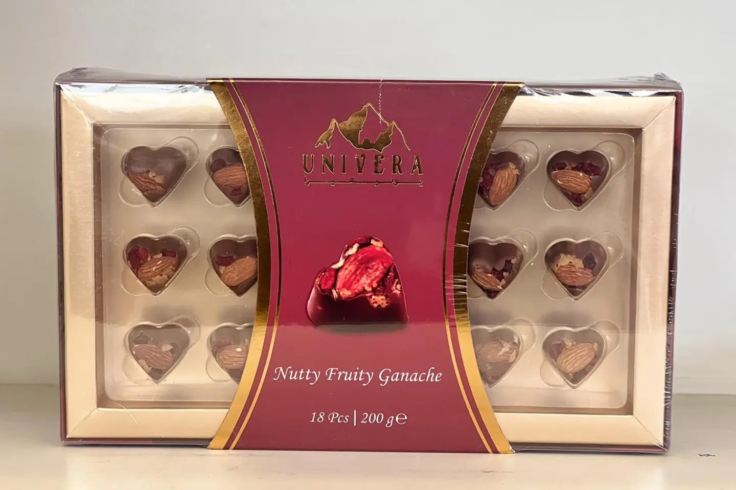يونيفيرا - بوكس شوكولاتة بالفواكة والمكسرات