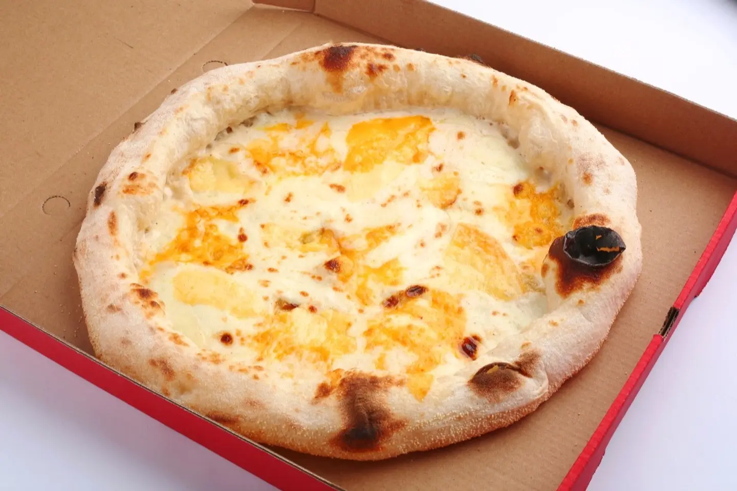 بيتزا الأربعة أجبان