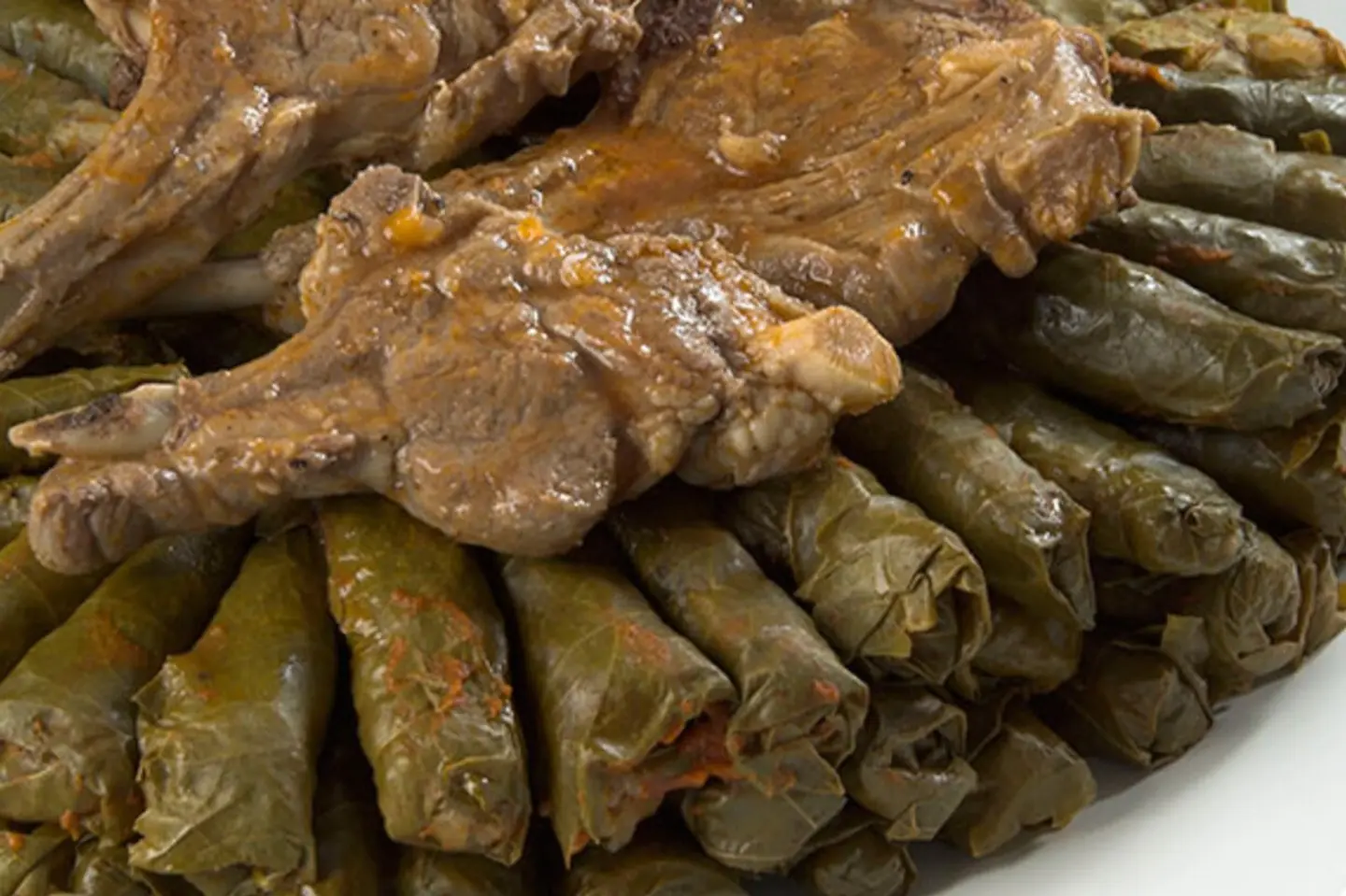 طاجن ورق عنب بالريش الغنم