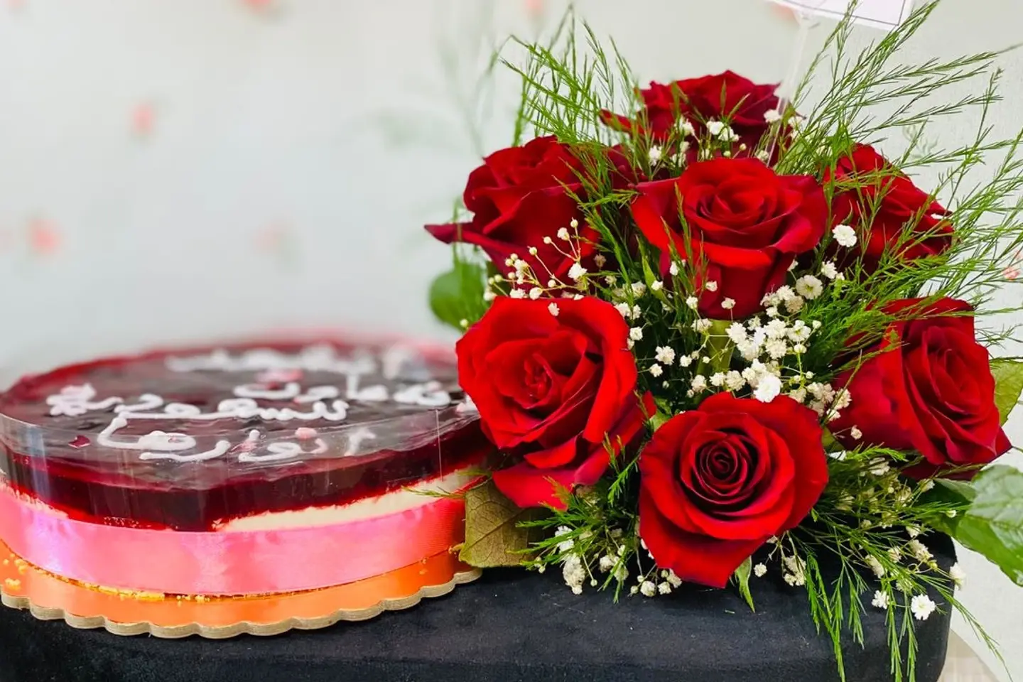 كعكة مع زهرة