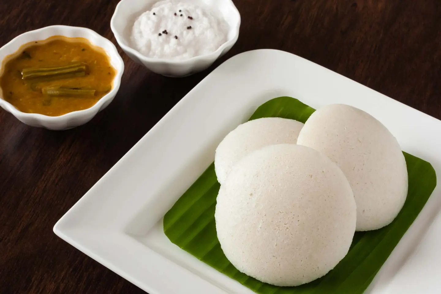 طقم إدلي 3 قطع مع سامبار و تشاتني