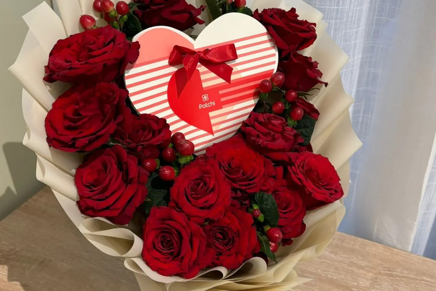 Roses And Heart Patchi Chocolate 3