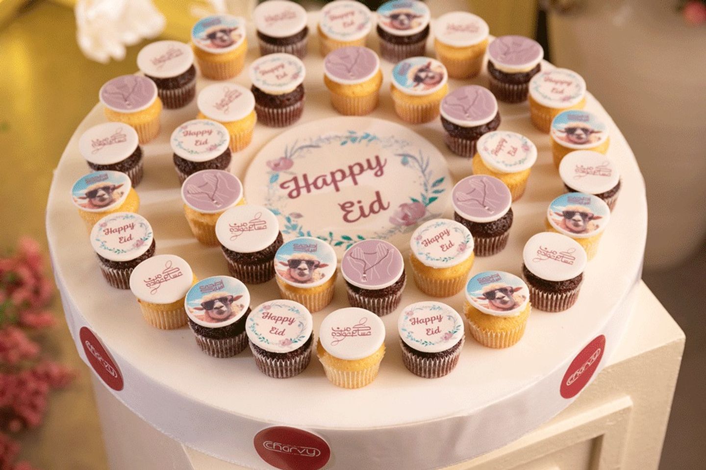 ستاند توزيعات كب كيك العيد – ٥٥ قطعة