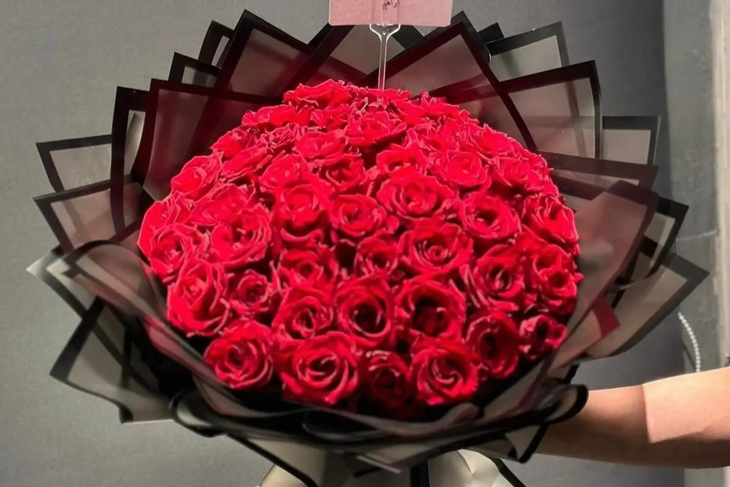 باقة ورد احمر حجم وسط