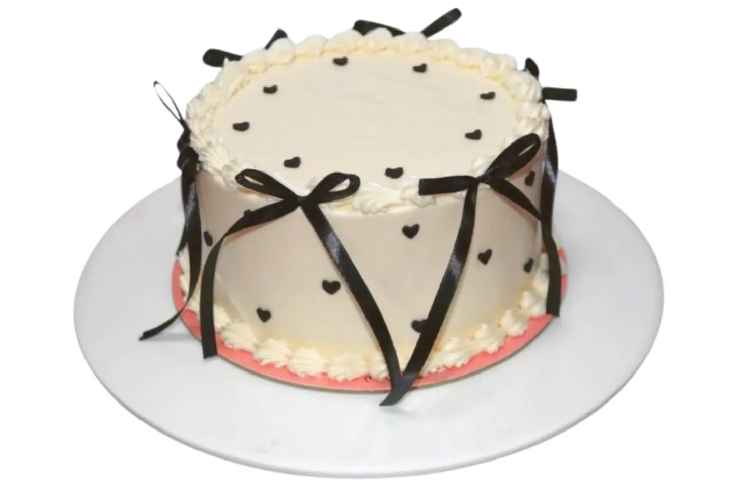 كيكة الفيونكة البيضاء بالرد فلفت وسط