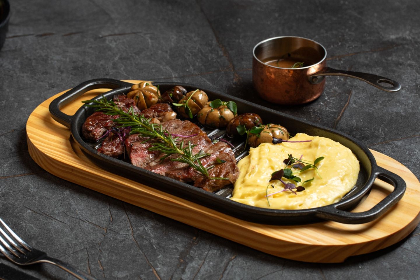 Wagyu Beef Tenderloin With Pepper Sauce And Mesclun Salad