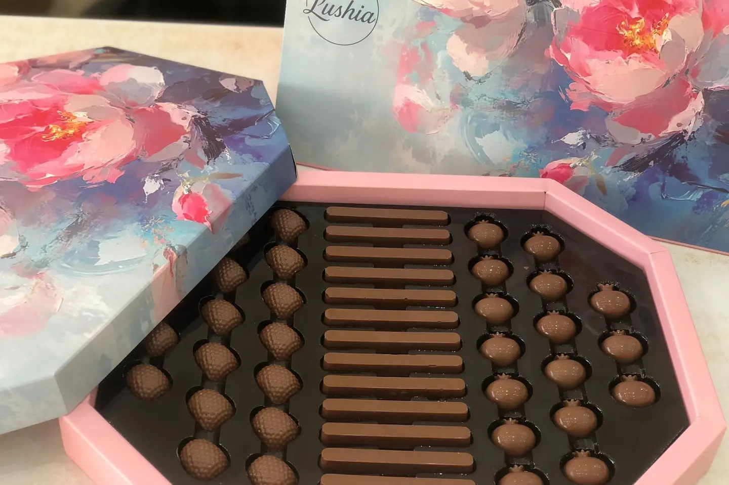 شوكلات لوشي رمان