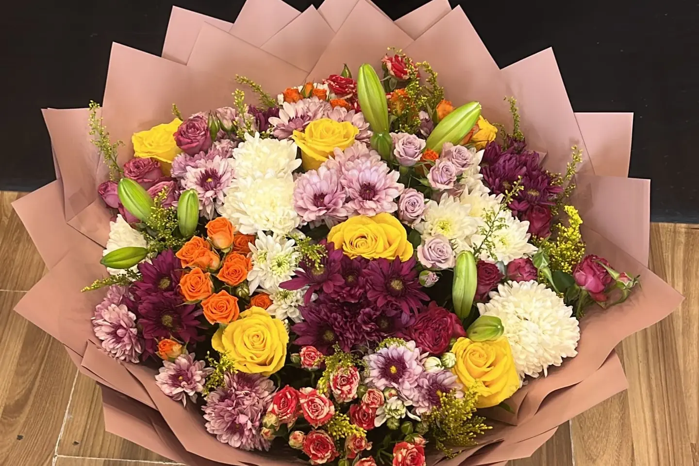 Large Round Mixed Rose Bouquet