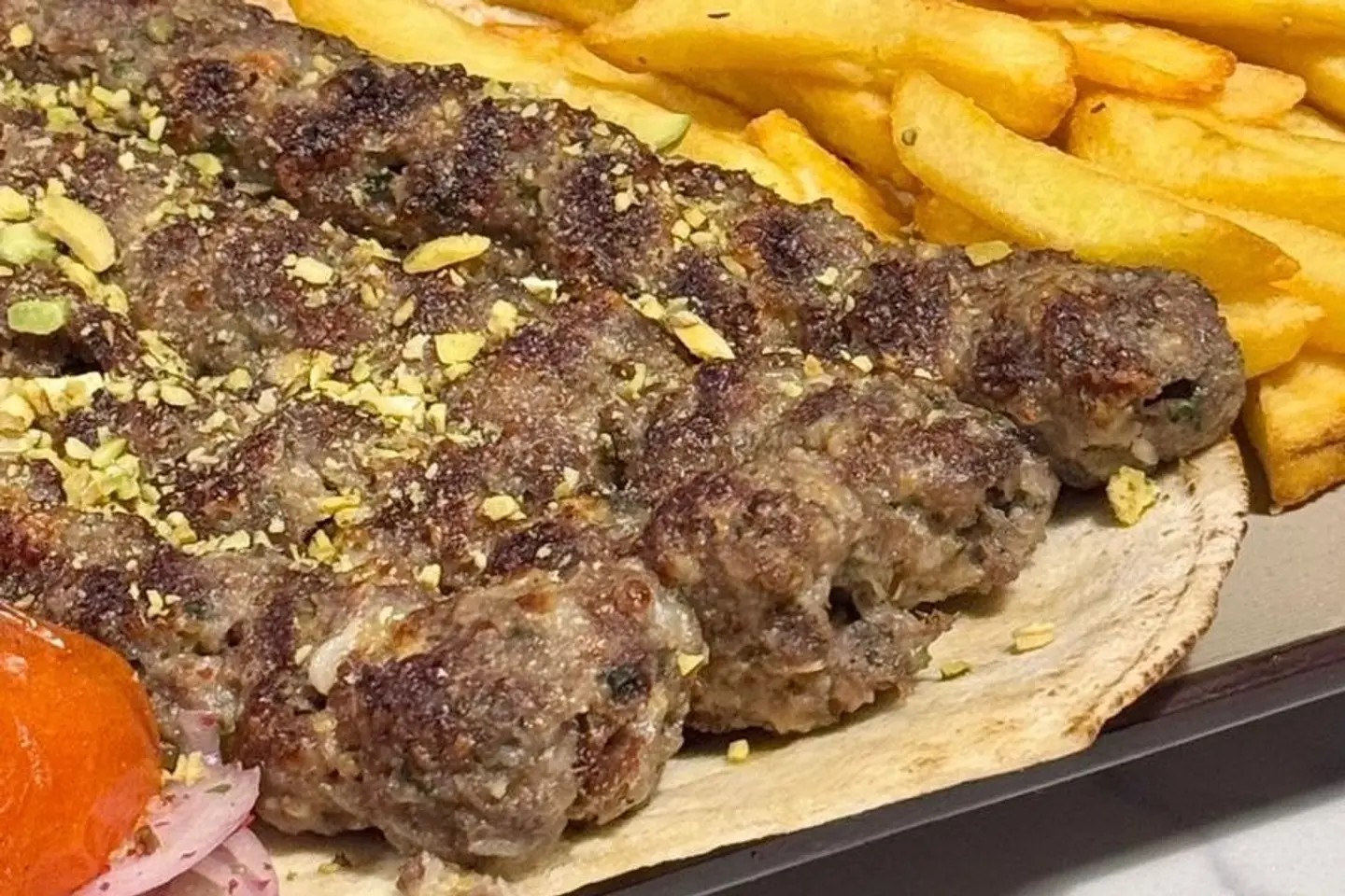 كباب بالجبن والفستق الحلبي