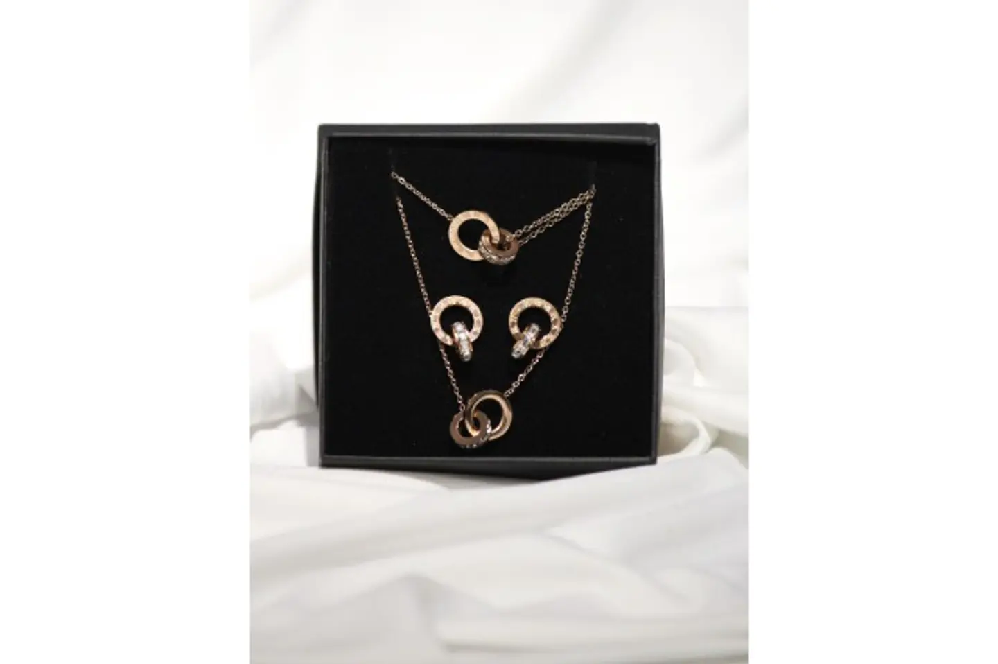 Modern Accessory Set