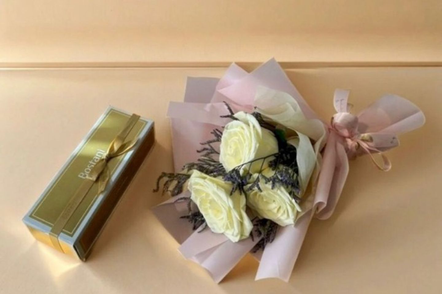 Mini Rose With Chocolate