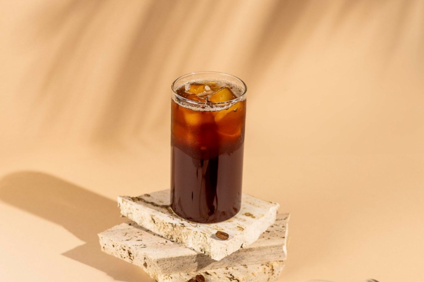 قهوة اليوم بارد - كبير