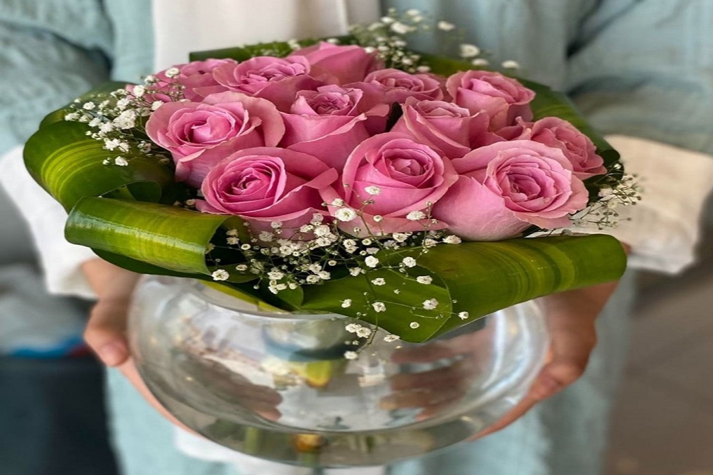 فازة ورد طبيعي دائرية شفافه