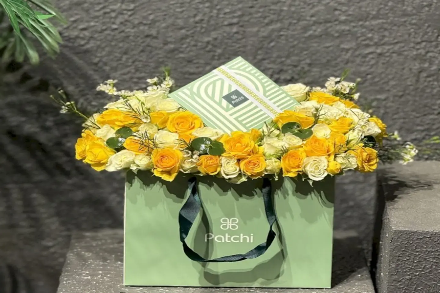 شوكولاتة باتشي مع الورد