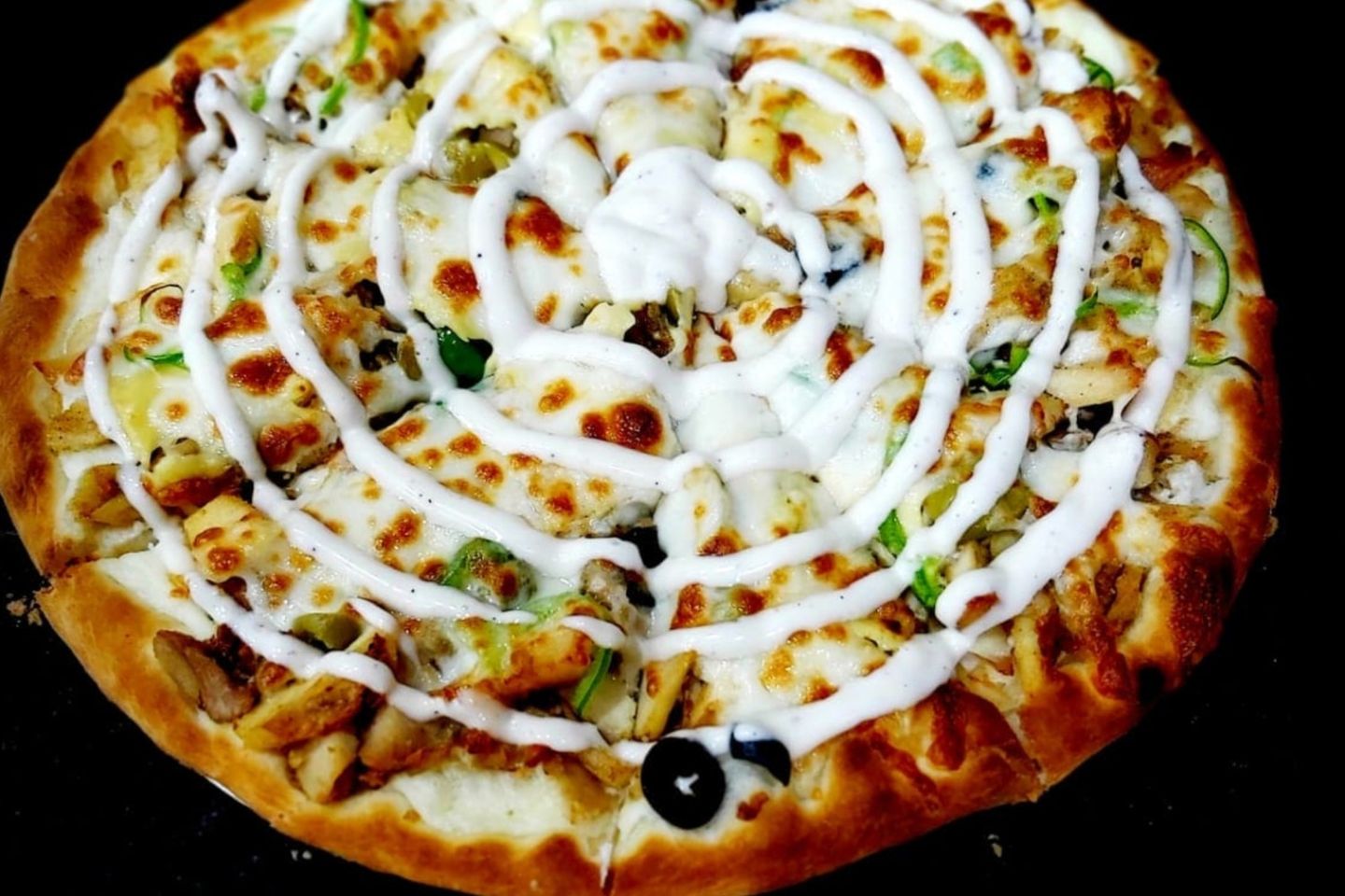 Large Chicken Ranch Sauce Pizza