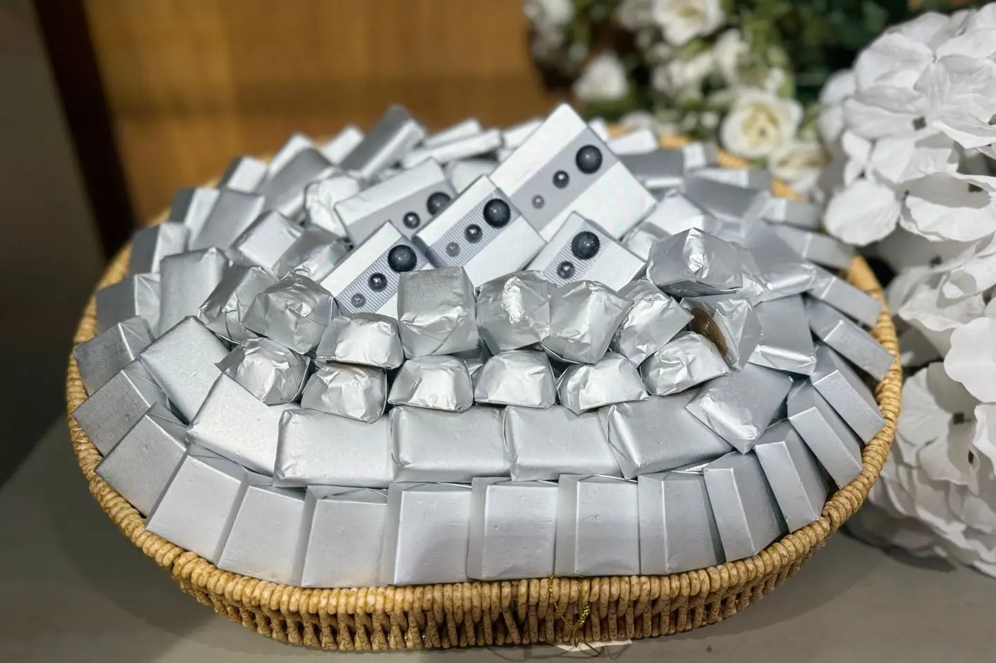 Medium Silver Oval Basket 36328