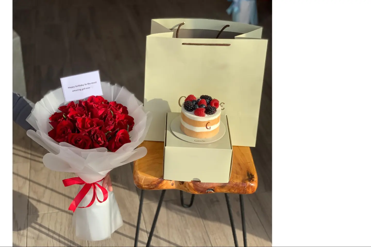 باقة جوري احمر كيك جاناش توت